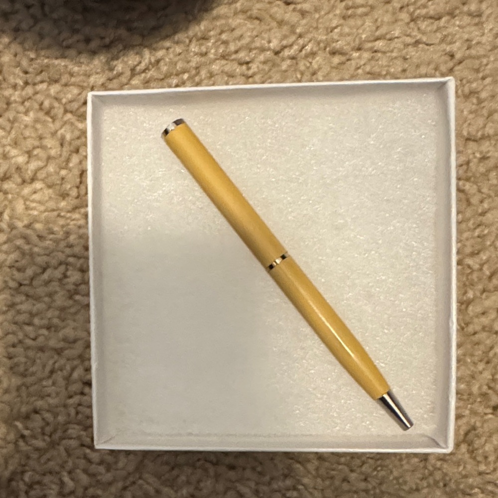Coach Elegant khaki  Pen